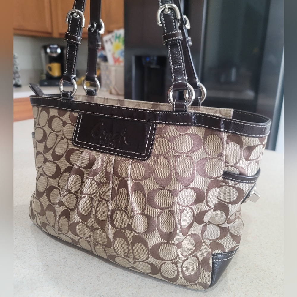 Coach Signature Gallery Tote